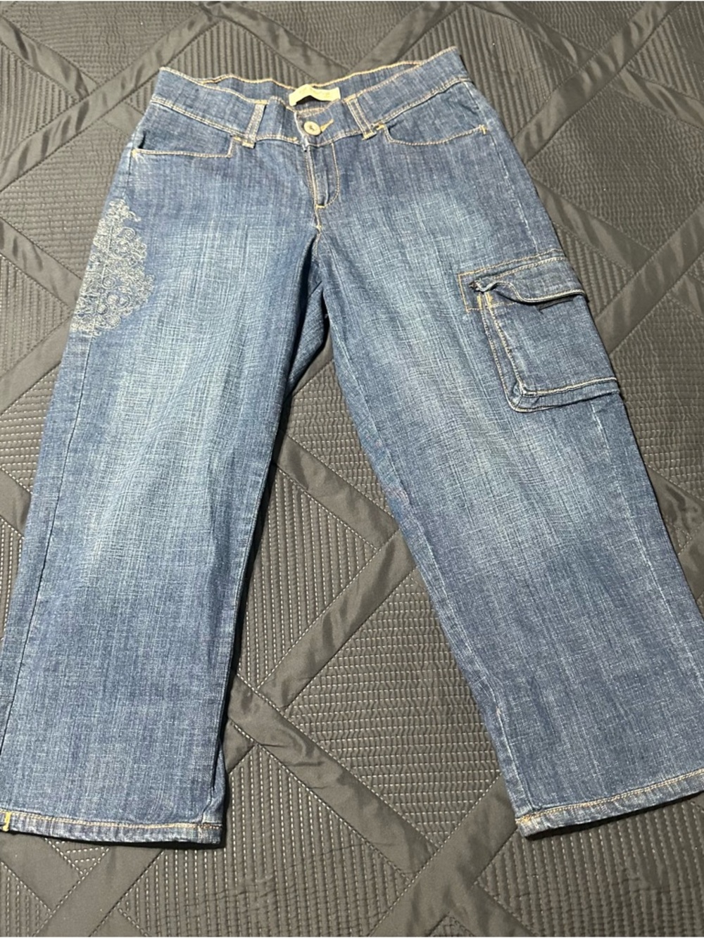 As Real As Wrangler Jeans Womens Size 4 Blue Denim Cargo Capri Embroidered